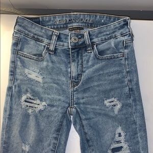 American Eagle Distressed Style High Rise